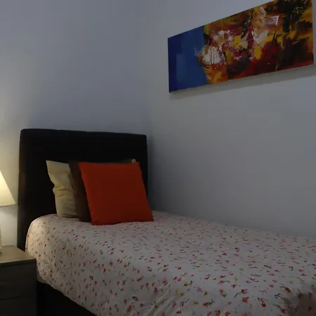 Cozy Mins Away From Airport 公寓 Safi